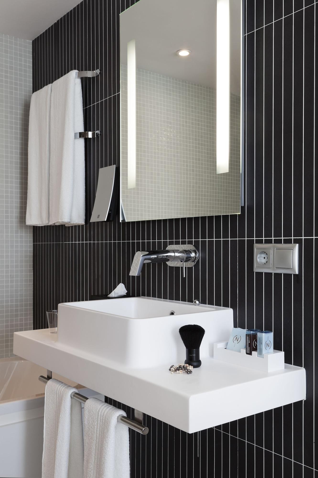 Hotel Novotel Paris Les Moulineaux 4*
