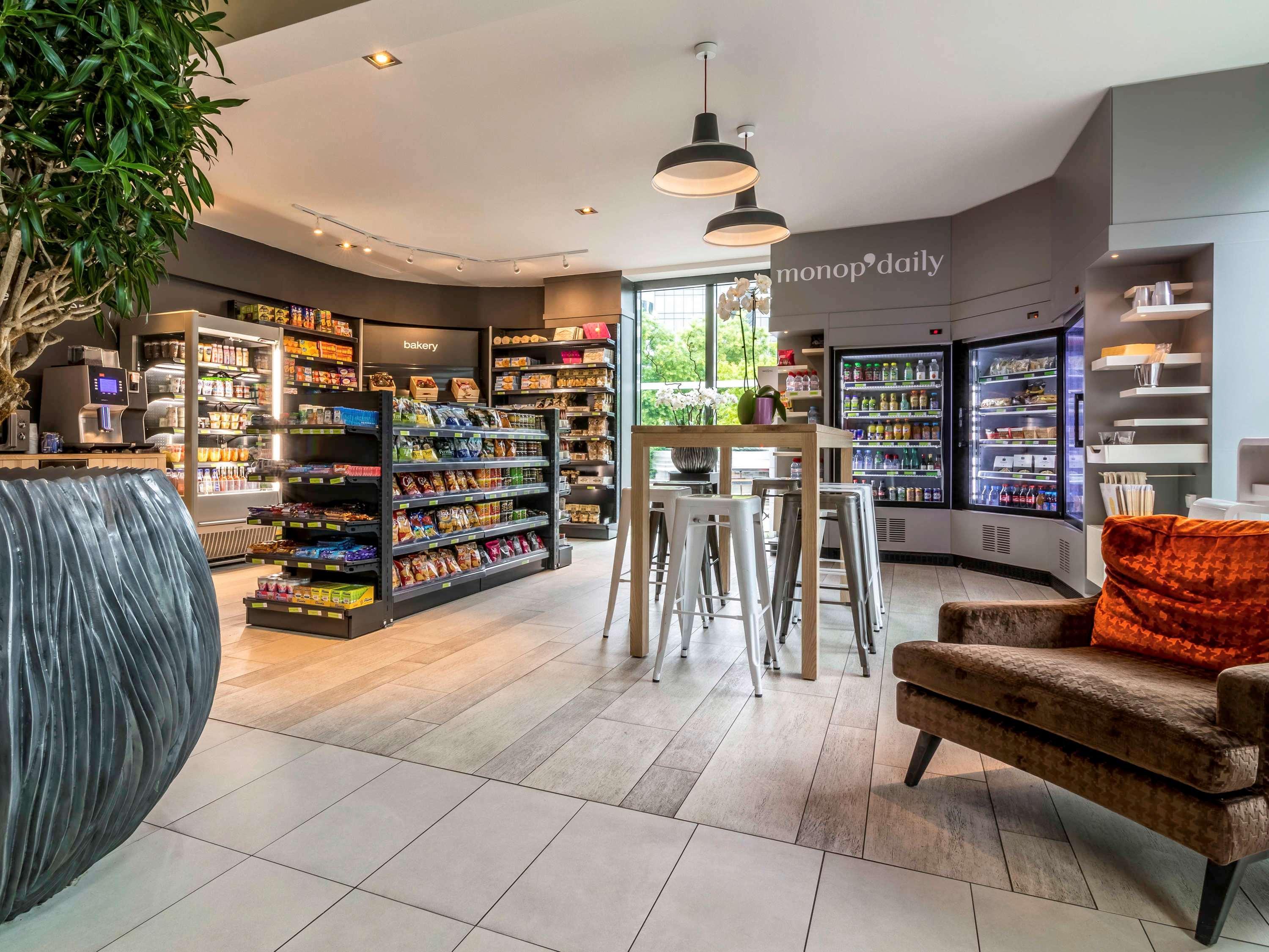 Hotel Novotel Paris Les Moulineaux 4*