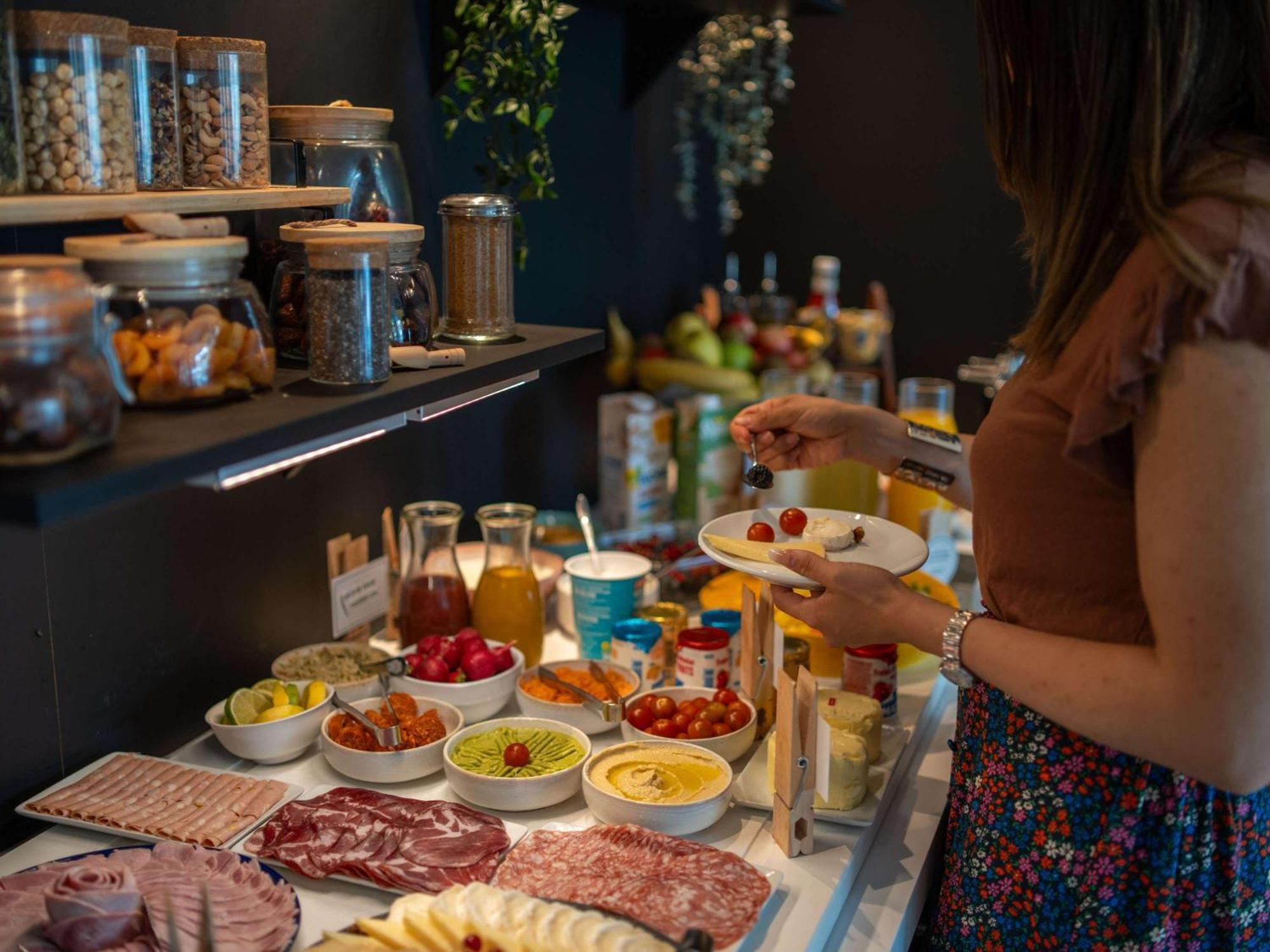 Hotel Novotel Paris Les Moulineaux 4*