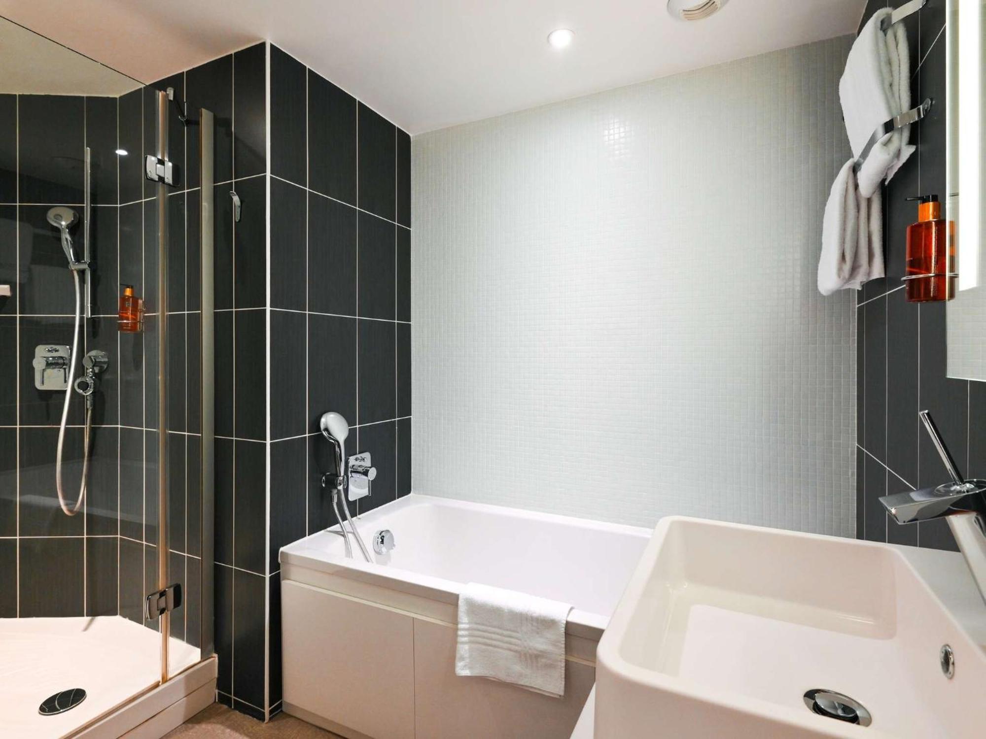Novotel Paris Les Moulineaux Hotel 4*