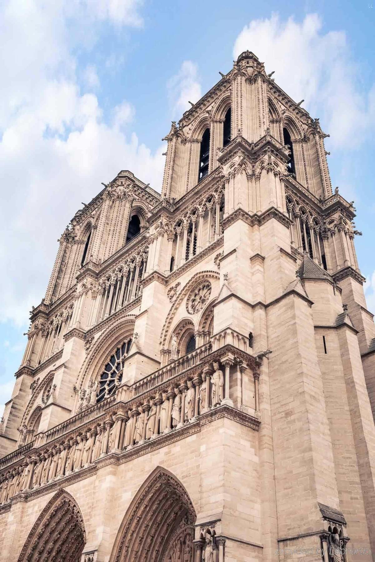 Novotel Paris Les Moulineaux Hotel 4*