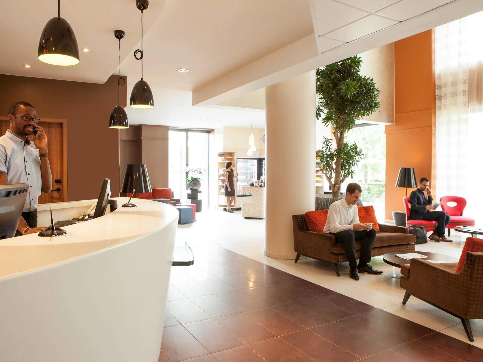 Hotel Novotel Paris Les Moulineaux 4*